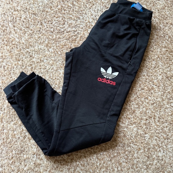 Adidas Men’s joggers, heavyweight, zipper front pockets, Drawstring Waist. Sz sm - Picture 4 of 6